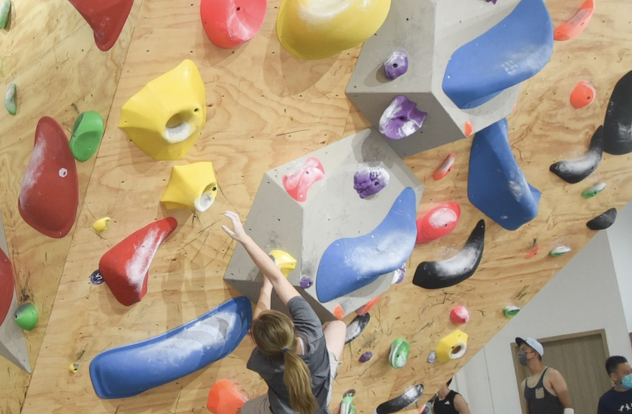 室內攀石場-Crux Boulder Gym